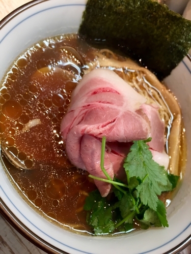 「蛤そば（ 裏メニュー？濃い口醤油Ver. ）￥850」@中華そば 四つ葉の写真