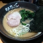 「家系醤油ラーメン」@家系 あびる 海老名店の写真