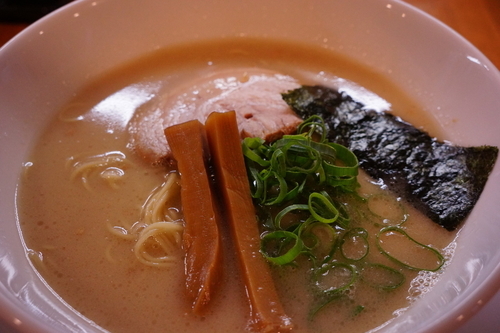 「豚白湯らーめん ＋味付き替え玉」@ろく月の写真