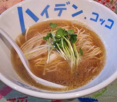 「【部活】高級鮮魚ハタのかけそば800円+替玉100円+玉葱」@ハイデン.コッコFACTORYサマンサ・タマサの写真