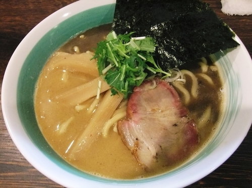 「らぁめん（800円）」@自家製麺 麺屋 利八の写真