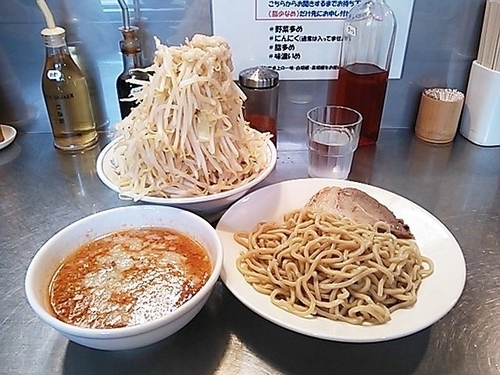 「つけめん（野菜増し増し、脂多め）」@らーめん大 本郷店の写真