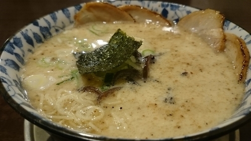 「豚骨塩チャーシューメン」@十六代目 哲麺 大垣上面店の写真