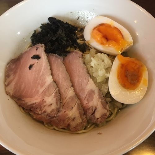 「極煮干しそば(塩)＋チャーシュー＋とろ玉子＋和え玉」@麺屋SOの写真