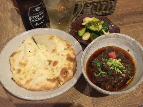 「スパイシーマトンカレー＋チーズクルチャ＋アチャール」@カッチャルバッチャルの写真