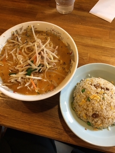 「感謝麺セット　780円（味噌ラーメン・半炒飯）」@龍王 本店の写真
