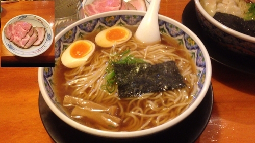 「Wチャーシュー 醤油1,180円＋無添加餃子 300円」@自然派ラーメン 神楽の写真