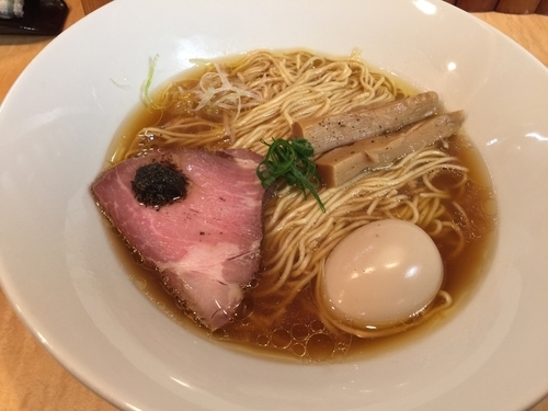 「味たま醤油そば」@Japanese Soba Noodles 蔦の写真
