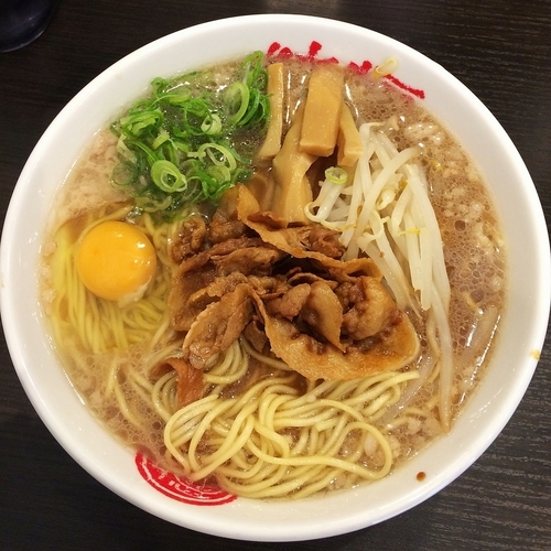 「中華そば（大盛＋生卵） ￥720」@徳島中華そば 徳福 神田店の写真