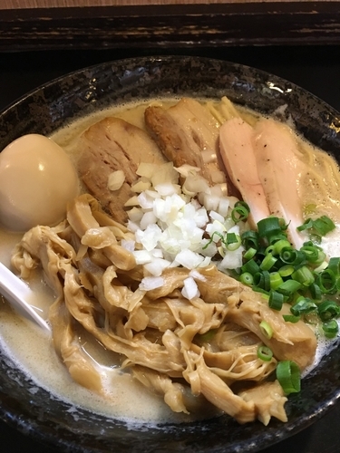 「とりそば 大盛 全部のせ」@麺堂 稲葉の写真