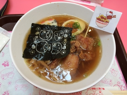 「からあげラーメン」@キャラクターフードコートの写真