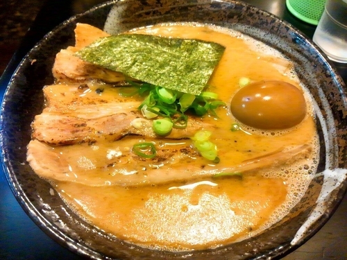 「炙りチャーシューメン　900円」@らーめん浪漫の写真
