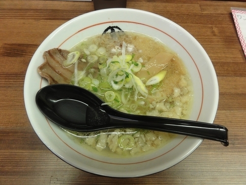 「金の牛かす塩らぁ麺」@楽園の写真