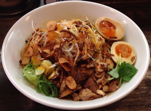 「紅油そば大盛(730円＋100円)」@らーめん チキントの写真