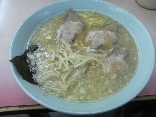 「三枚ラーメン中盛り」@ラーメンショップ 緑ヶ丘店の写真