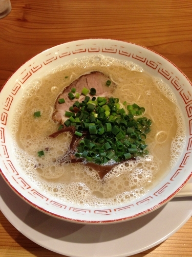 「博多ラーメン＋もつめし」@博多屋台の写真