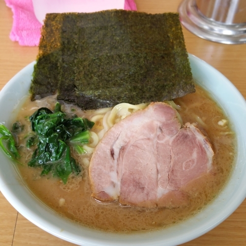 「ラーメン(６８０円)」@家系ラーメン 湘南 栄家の写真