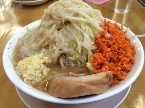 「ラーメン 豚1枚入 ３００ｇ ￥７３０」@鷹の目 獨協大学前本店の写真