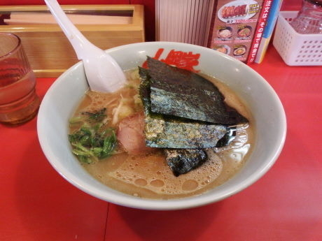 「醤油ラーメン」@山岡家 大谷地店の写真