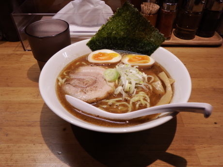 「らーめん（太）＋半熟味付玉子」@らーめん たつ亭の写真