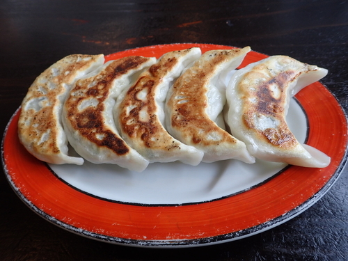 「手作り餃子（5個）（400円）」@吉田商店の写真