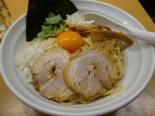 「纏のまぜそば(大盛)800円＋ハイボール」@新橋 纏 京王高幡SC店の写真