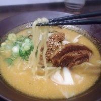 【黄金味噌らーめん】842円