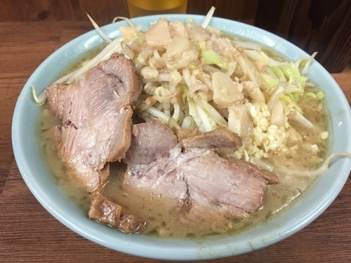 「ラーメン(ニンニク少な目、アブラ) 700円」@ラーメン二郎 池袋東口店の写真