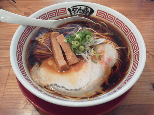 「濃口醤油ラーメン 700円」@らーめん 名嘉商店の写真