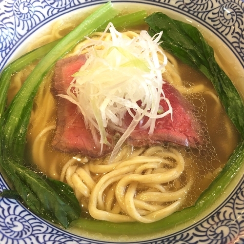 「牛出汁らぁ麺 うっしっし800円」@豚骨一燈の写真