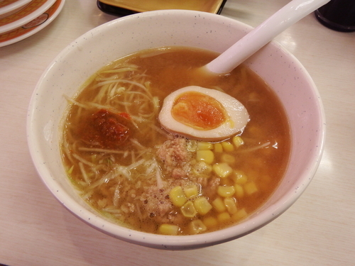 「こだわり辛みそ入り味噌ラーメン」@魚べい 相模原富士見店の写真