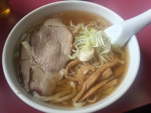 「手打ちラーメン¥650＋餃子¥430」@一品香 駅南店の写真