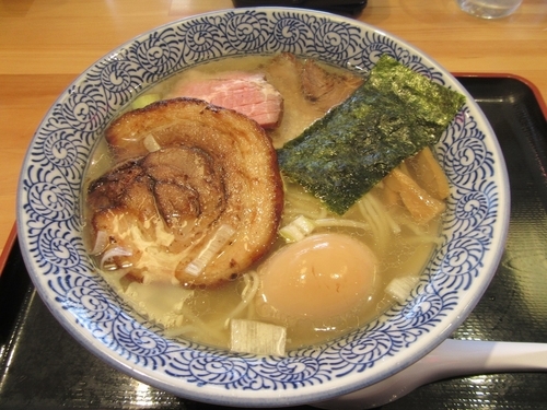 「特製淡麗塩鶏そば（９３０円）」@大勝軒ROSSO－ロッソ－の写真