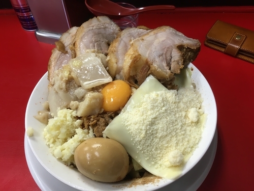 「醤油汁なし＋豚増し＋味玉＋Wチーズ＋ほぐし豚」@豚男 -BUTAMEN-の写真