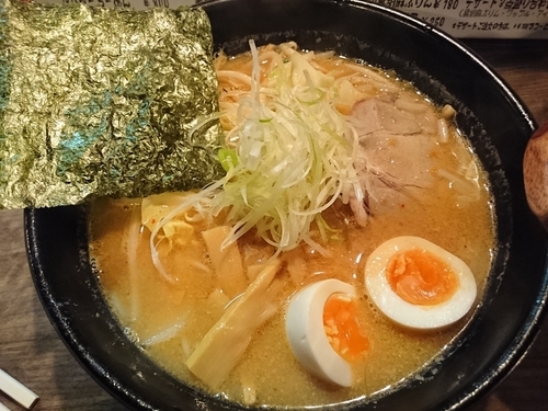 「味玉味噌らーめん」@麺酒場 でめきんの写真