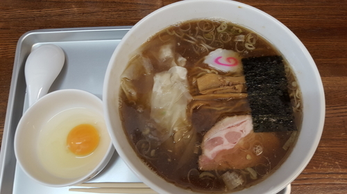 「ワンタン中華そば1.5玉+生卵」@相武台 大勝軒 五一の写真