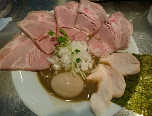 「【限定】濃厚煮干豚骨＋チャーシュー」@さんじの写真