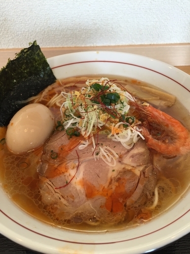 「海老香る塩そばA(煮卵、大盛り) 900円」@中華そば 八縁の写真