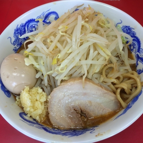 「味噌ラーメン・並盛 ¥780円（味玉＋100円）」@モッコリ豚の写真