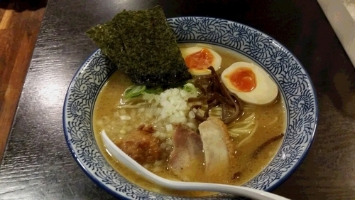 「濃厚醤油鶏そば」@濃厚鶏そば 麺屋たけいち渋谷邸の写真