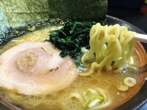 「ラーメン(650円)」@家系ラーメン 鶴見 幸家の写真