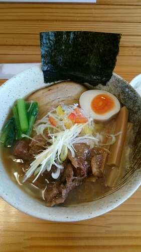 「和風 しょうゆ(牛すじ煮込みのせ)  １１００円」@濃厚ラーメン じゅんの写真