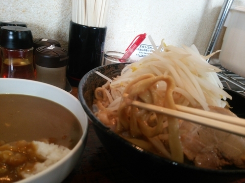 「じろうしょうゆ＋カレーセット」@らーめん次郎冠者 上阿原店の写真