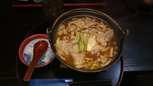 「黒豚カレー鍋焼きうどん」@こまつうどん店の写真