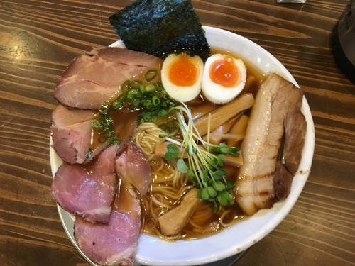 「特製淡麗醤油らーめん／¥880」@麺作赤シャモジ 新潟東店の写真