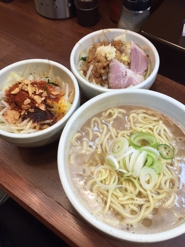「らーめん　800円（スタベジ）＋追いベジ100円（カラベジ）」@麺処 一笑の写真