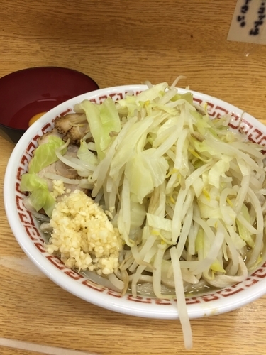 「小 ニンニク 生卵」@ラーメン二郎 環七新新代田店の写真
