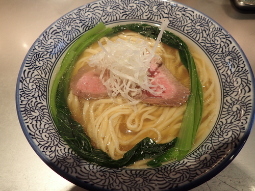 「牛出汁らぁ麺　うっしっし」@豚骨一燈の写真