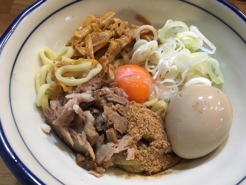 「混ぜそば600円、味玉100円」@らーめん 一房の写真