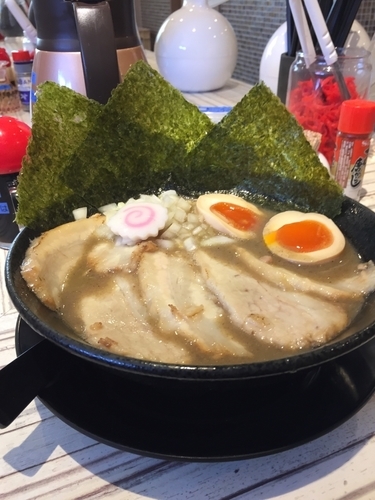 「特製濃厚ラーメン」@濃厚商店の写真